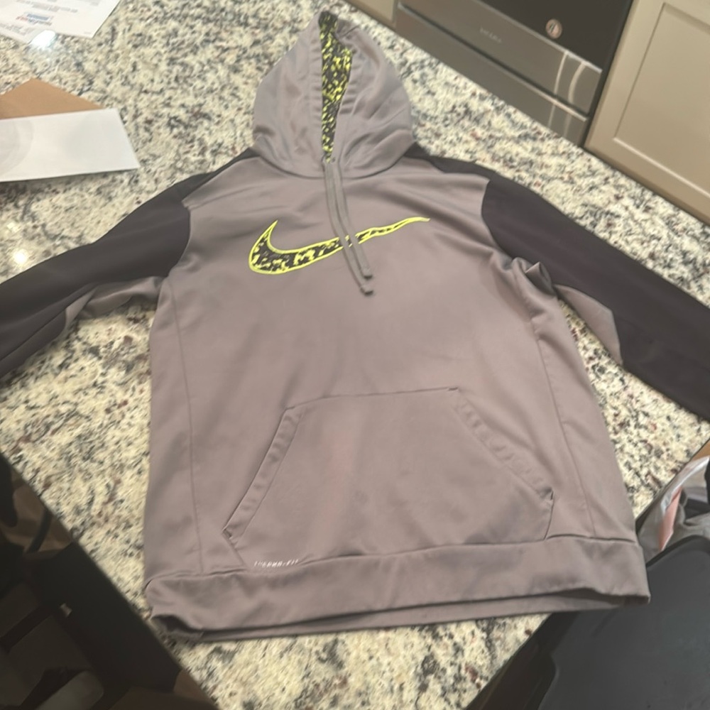 Nike therma-fit hoodie - L